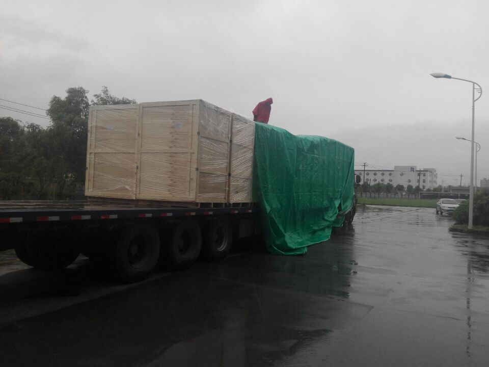 2017年6月北京創(chuàng)聯(lián)匯通電氣-雨中發(fā)貨現(xiàn)場，一直以顧客服務為較好